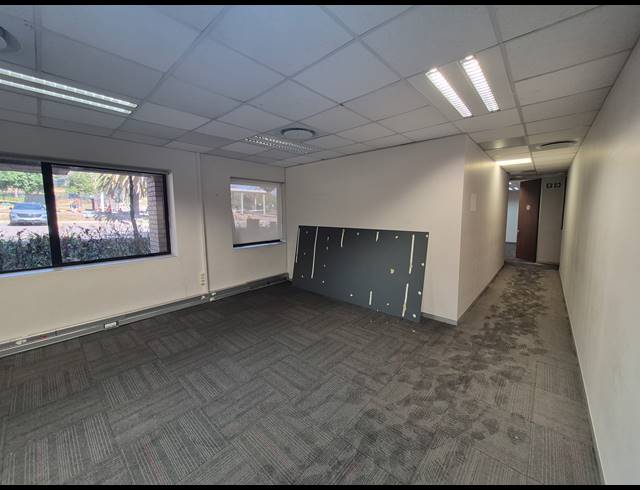 221M² OFFICE TO LET IN WOODMEAD